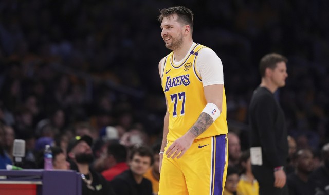 九游iOS版-东契奇:NBA若举办1v1比赛,决赛会是文班亚马对阵欧文