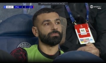 九游手游-关键战坐全场板凳！萨拉赫坐在场边面无表情，利物浦0-2遭完败