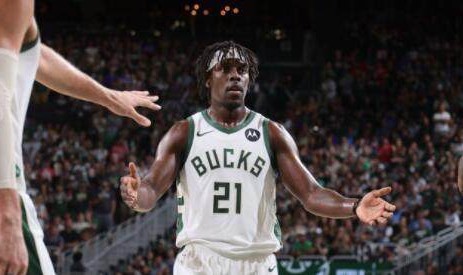 九游娱乐-首战手感低迷？霍勒迪：我们进攻还行 防守差点意思