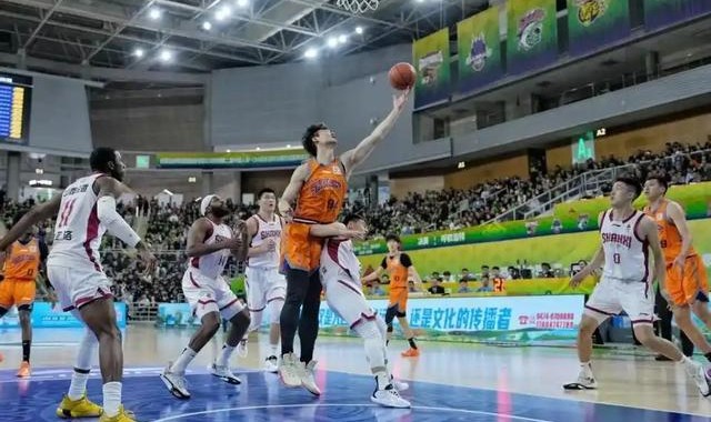 九游安卓版-28分大胜！上海2-0晋级CBA四强，季后赛格局初显